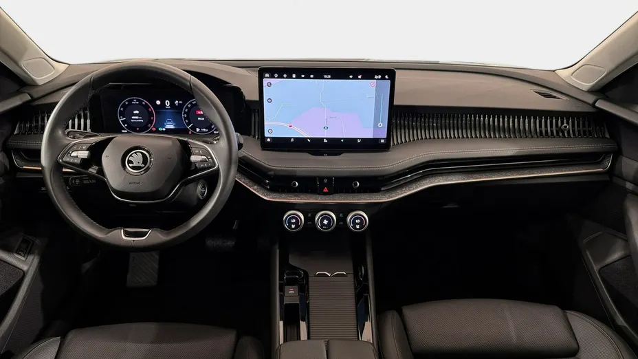 SKODA Superb -