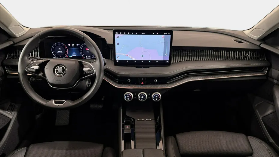 SKODA Superb -