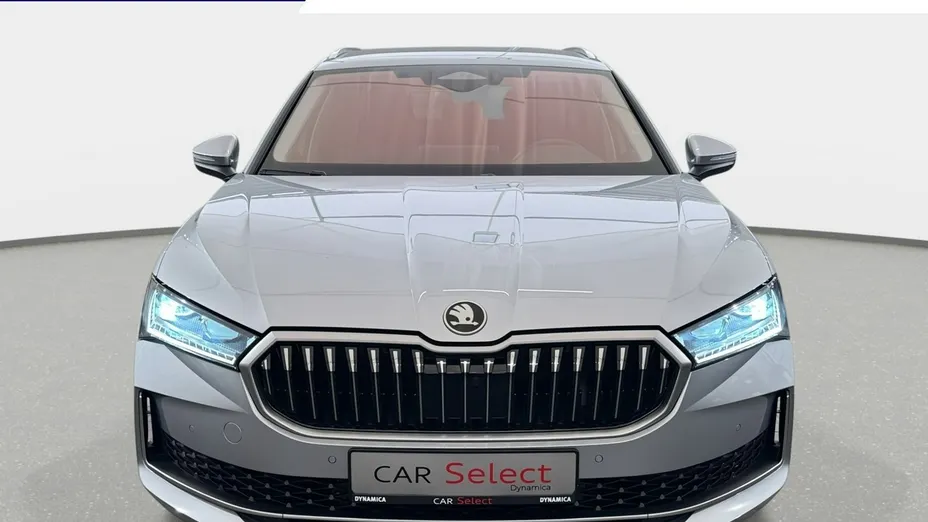 SKODA Superb -
