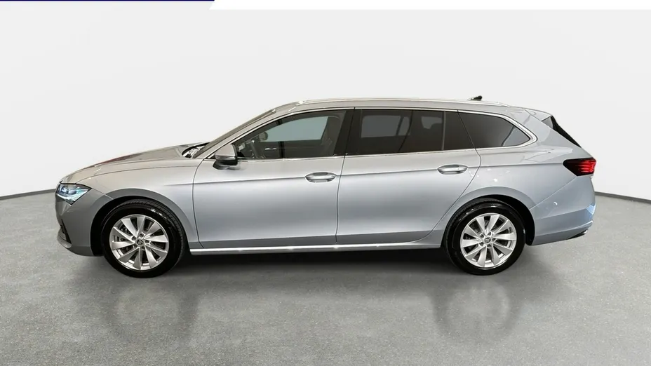 SKODA Superb -