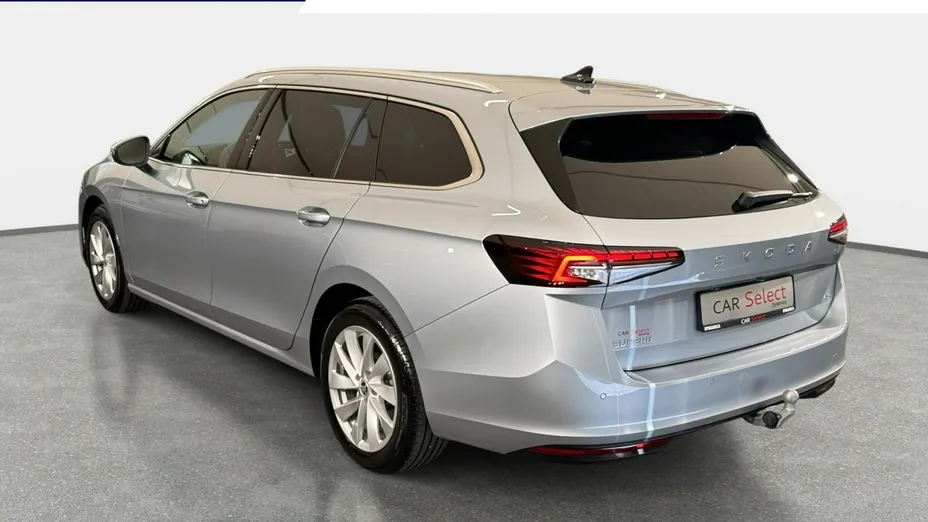 SKODA Superb -