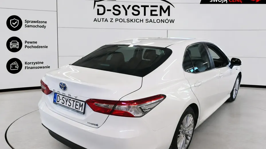 TOYOTA Camry -