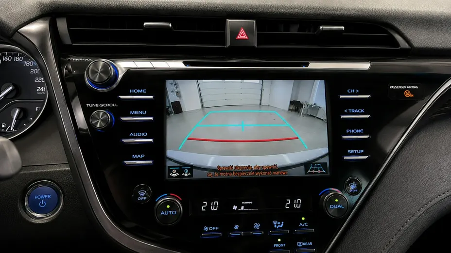 TOYOTA Camry -