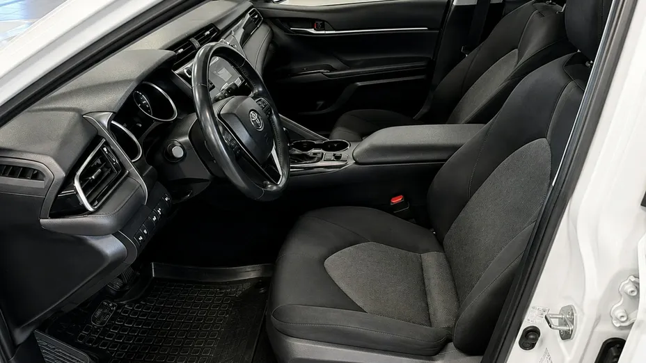 TOYOTA Camry -