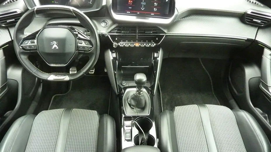 PEUGEOT 2008 -