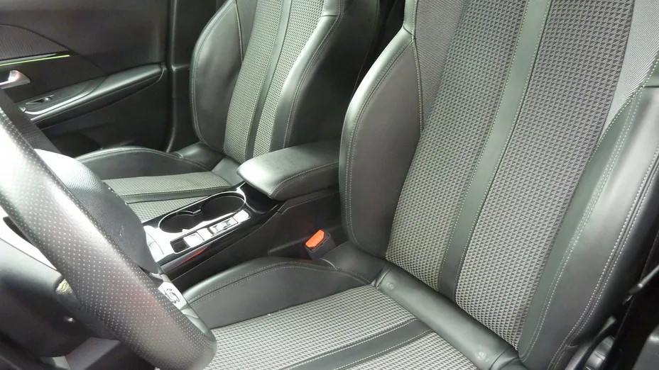 PEUGEOT 2008 -