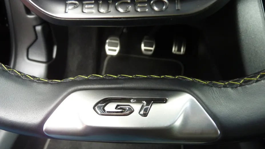 PEUGEOT 2008 -