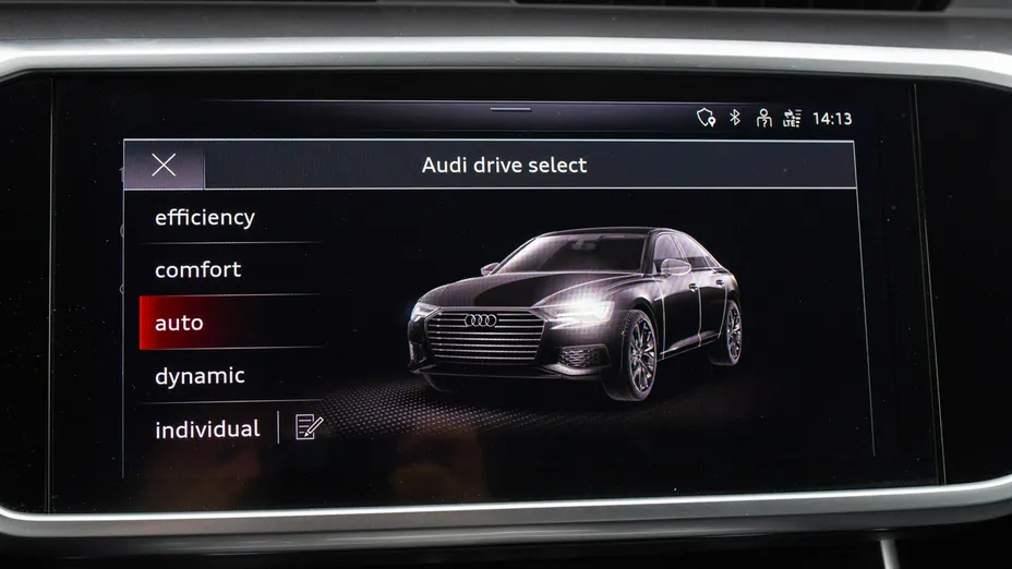AUDI A6 -