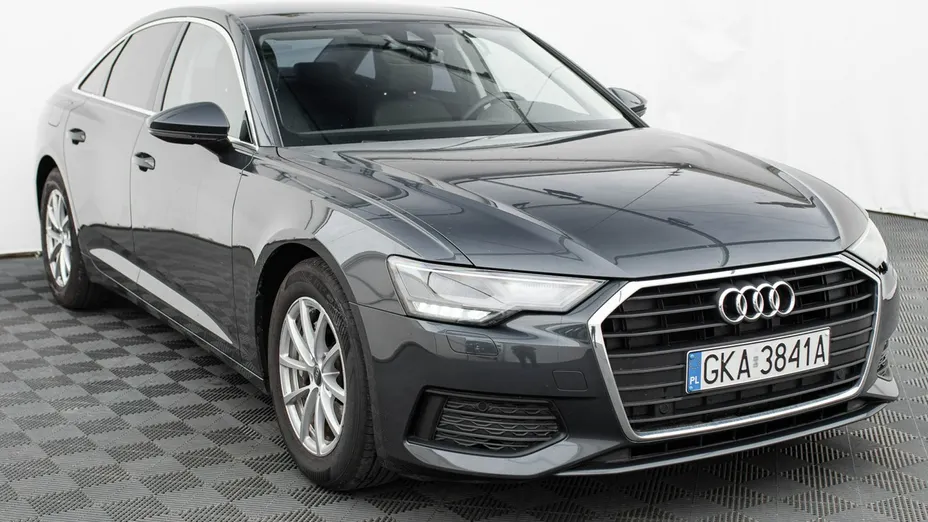 AUDI A6 -