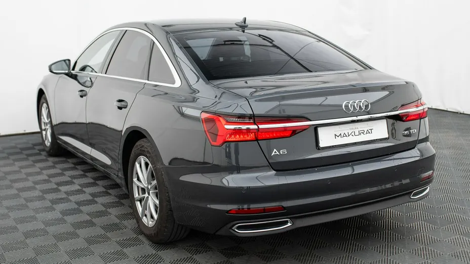 AUDI A6 -