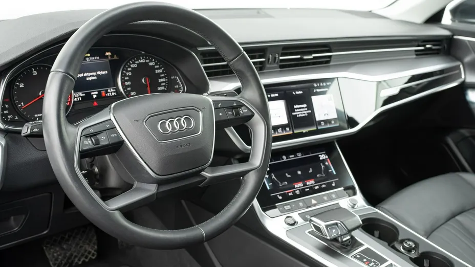 AUDI A6 -