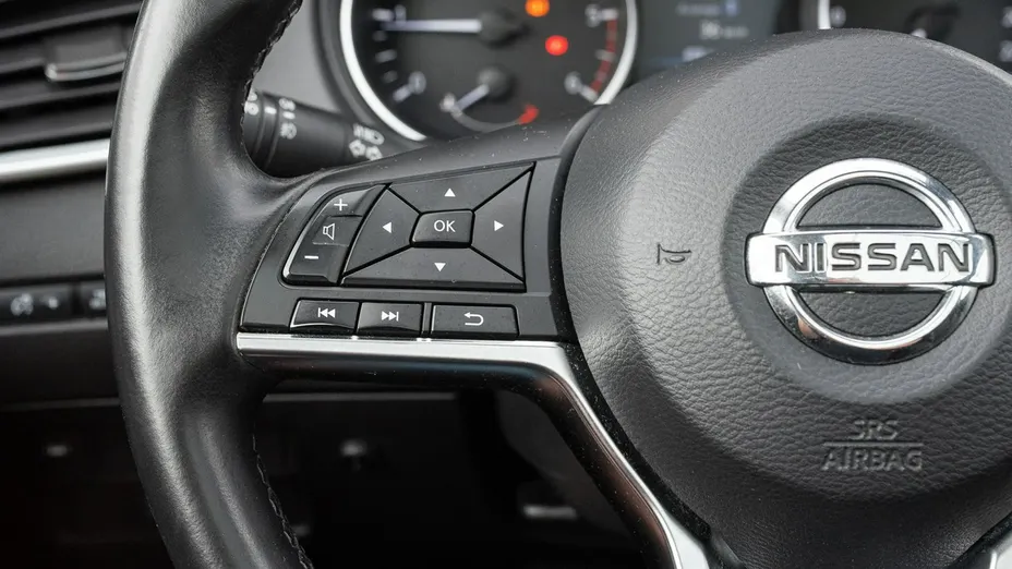 NISSAN Qashqai -