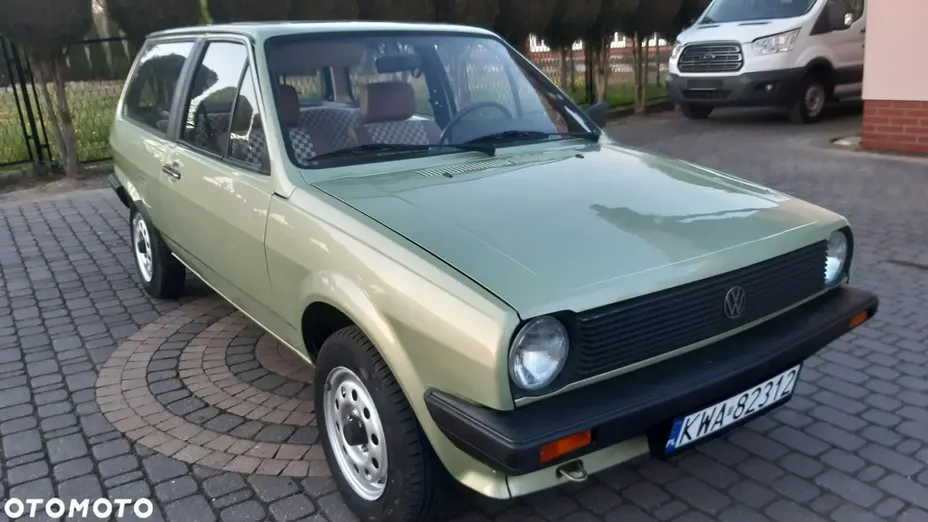 VOLKSWAGEN Polo -