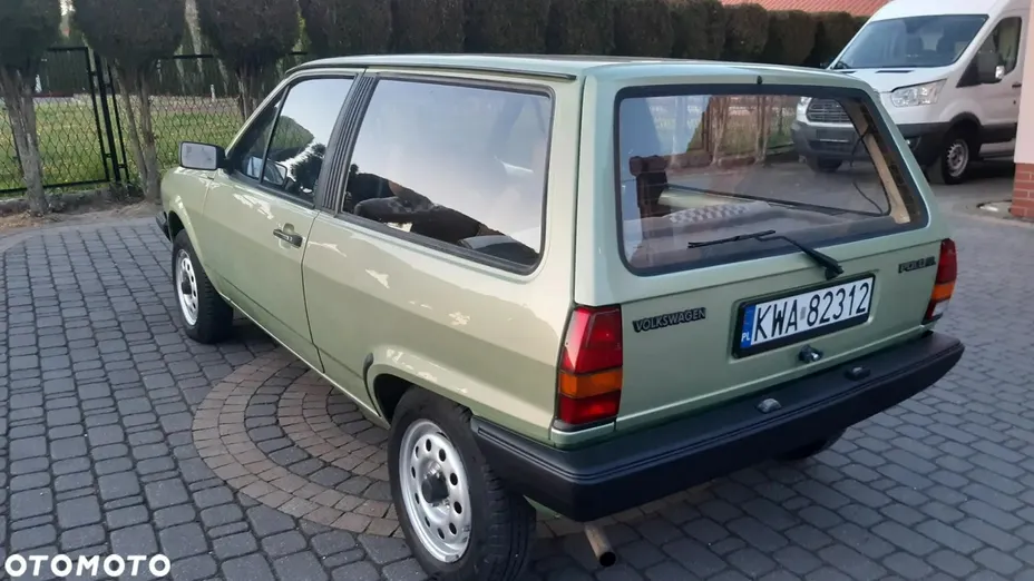 VOLKSWAGEN Polo -