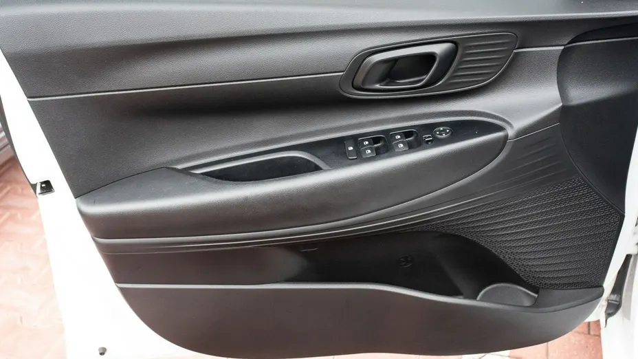 HYUNDAI i20 -