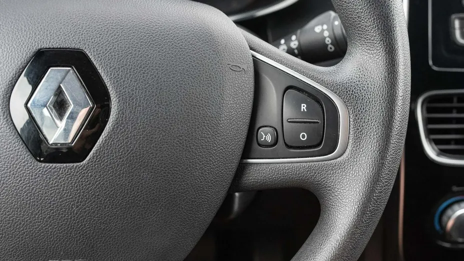 RENAULT Clio -