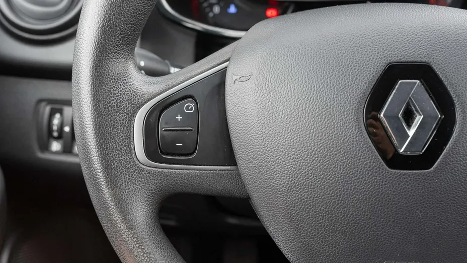 RENAULT Clio -
