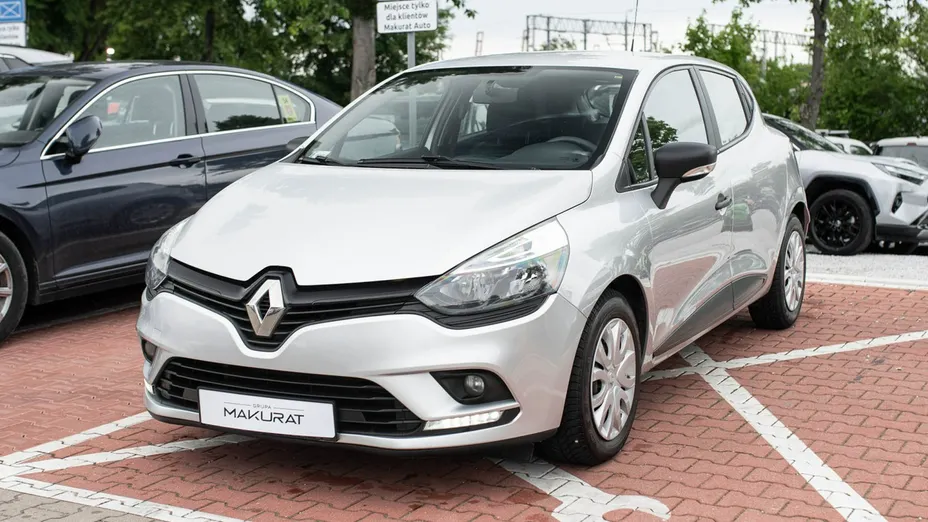 RENAULT Clio -