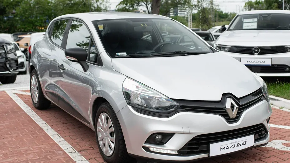RENAULT Clio -
