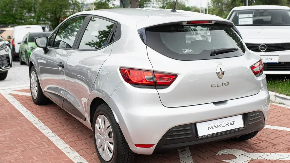 RENAULT Clio -