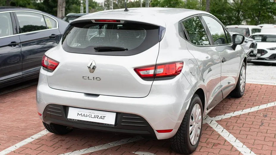 RENAULT Clio -