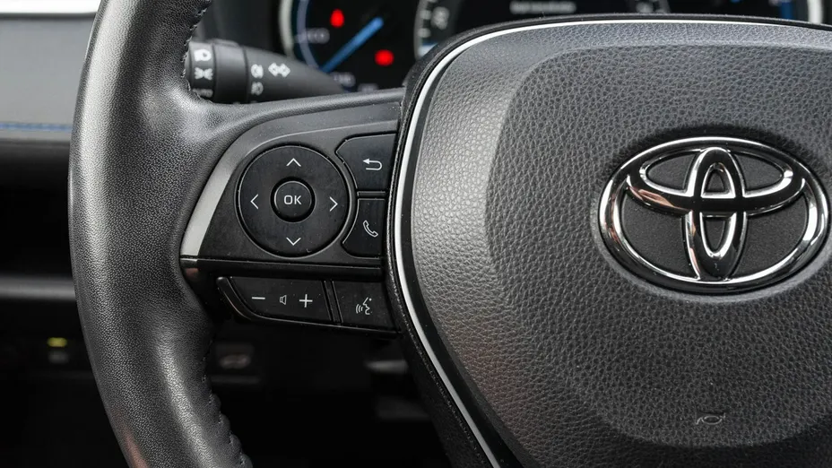 TOYOTA RAV4 -