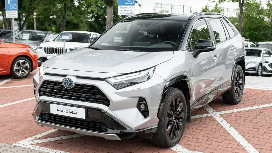 TOYOTA RAV4 -