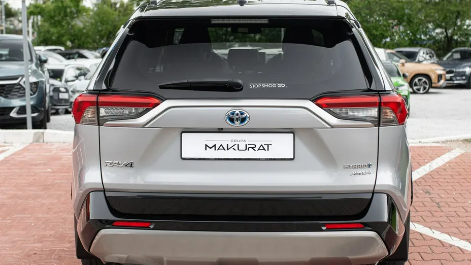 TOYOTA RAV4 -