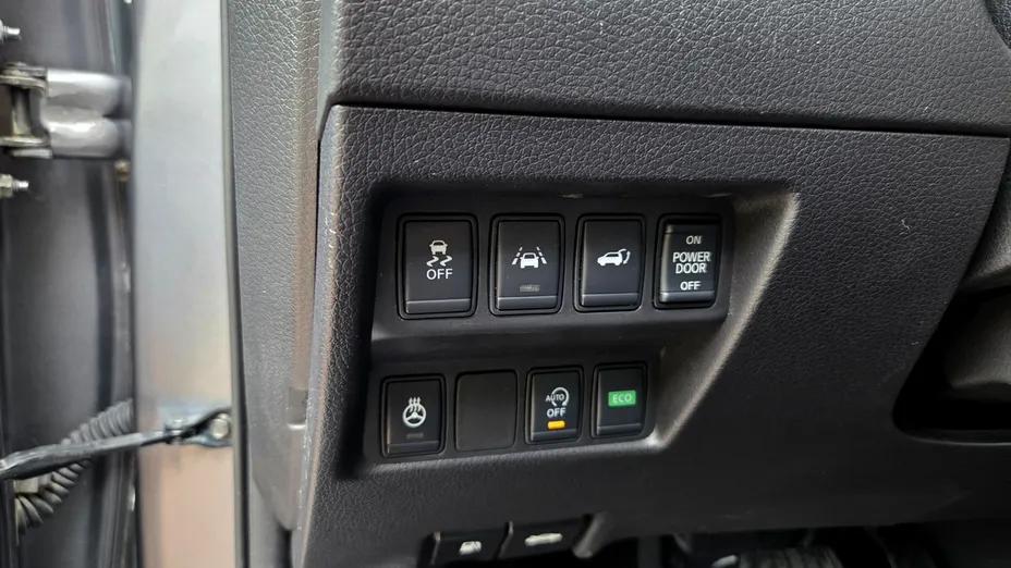 NISSAN X-Trail -