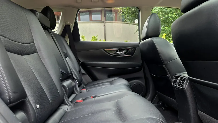 NISSAN X-Trail -