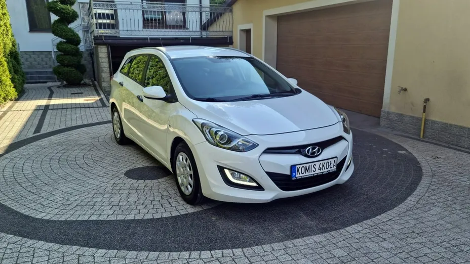 HYUNDAI i30 -