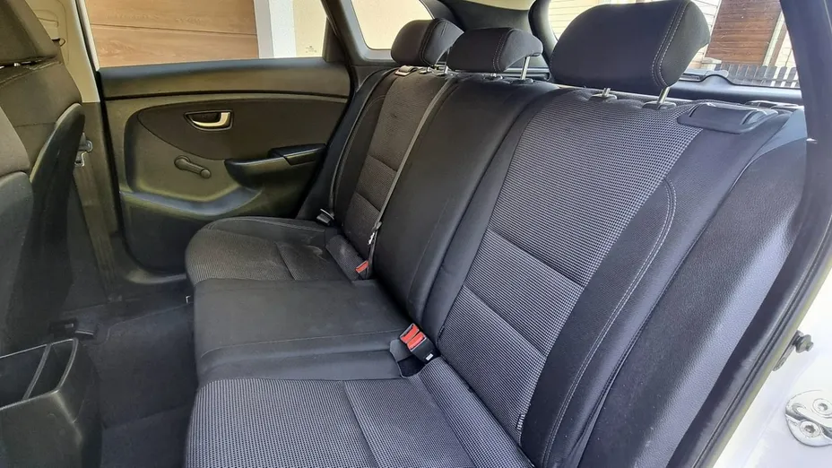 HYUNDAI i30 -