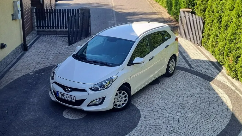 HYUNDAI i30 -