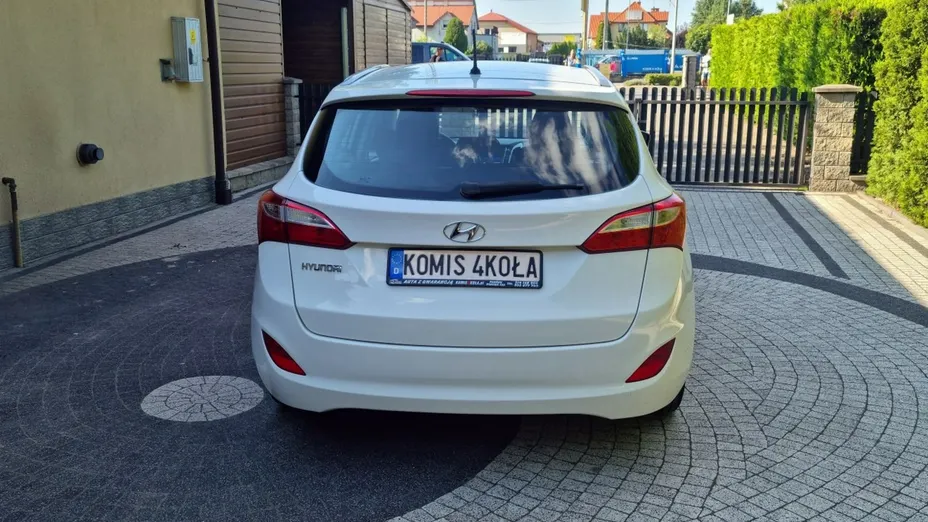 HYUNDAI i30 -
