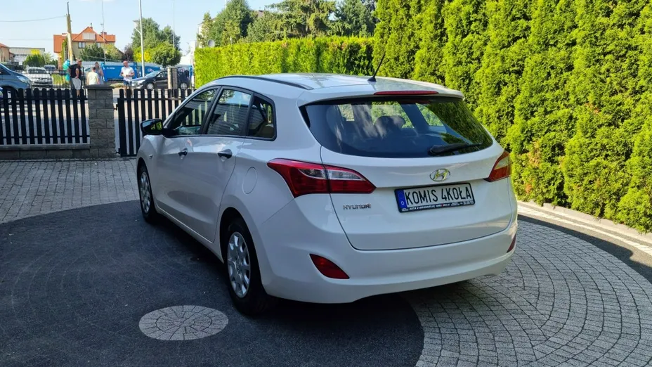 HYUNDAI i30 -