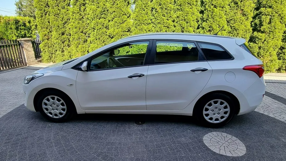 HYUNDAI i30 -