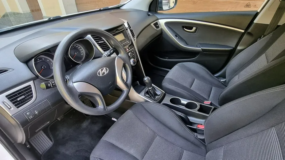 HYUNDAI i30 -