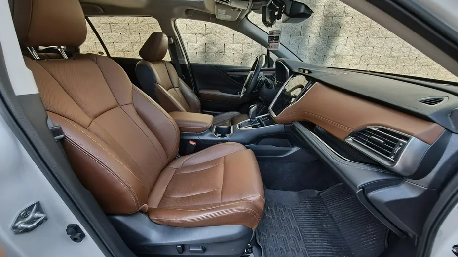 SUBARU Outback -