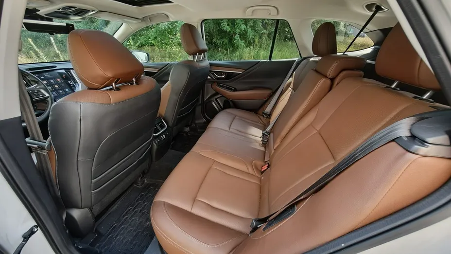 SUBARU Outback -