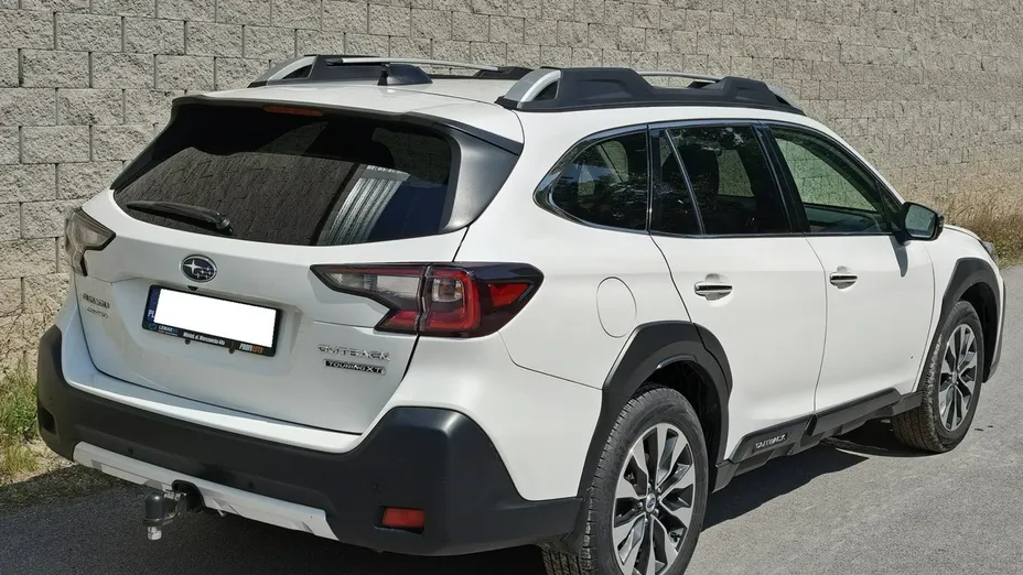 SUBARU Outback -