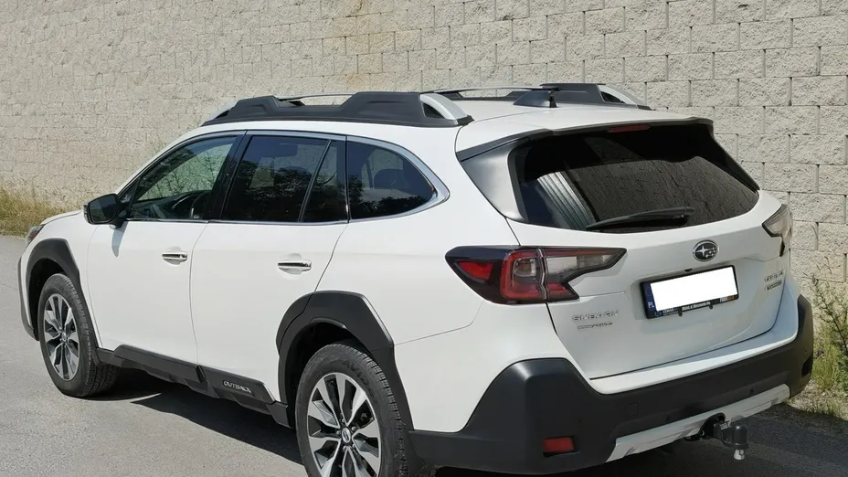 SUBARU Outback -
