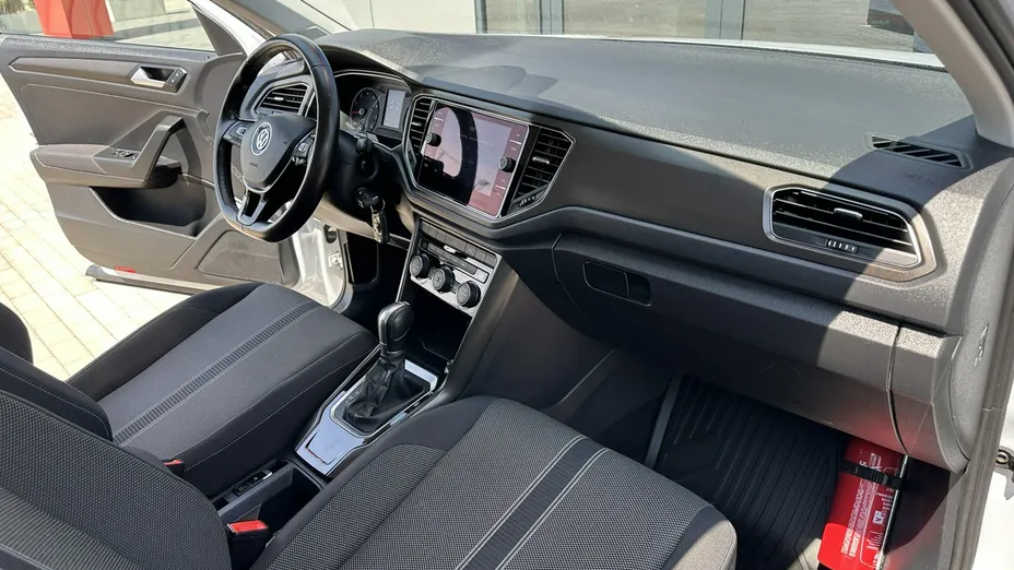 VOLKSWAGEN T-ROC -