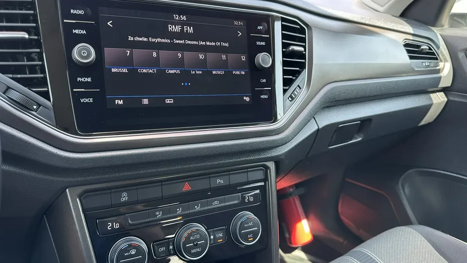 VOLKSWAGEN T-ROC -
