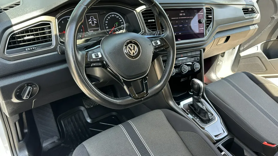VOLKSWAGEN T-ROC -