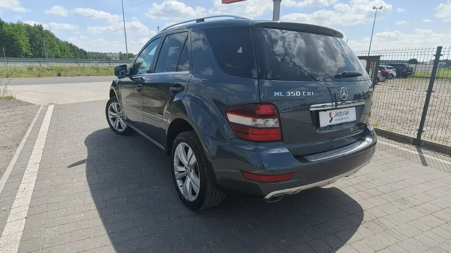 MERCEDES-BENZ ML -