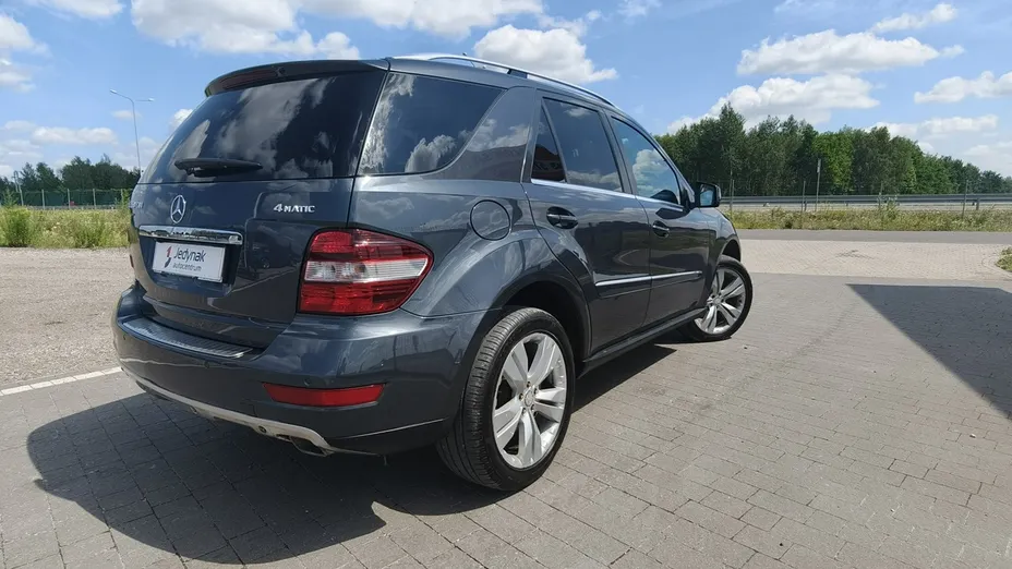 MERCEDES-BENZ ML -
