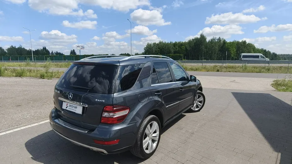 MERCEDES-BENZ ML -