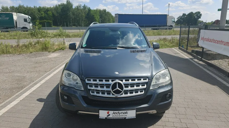 MERCEDES-BENZ ML -