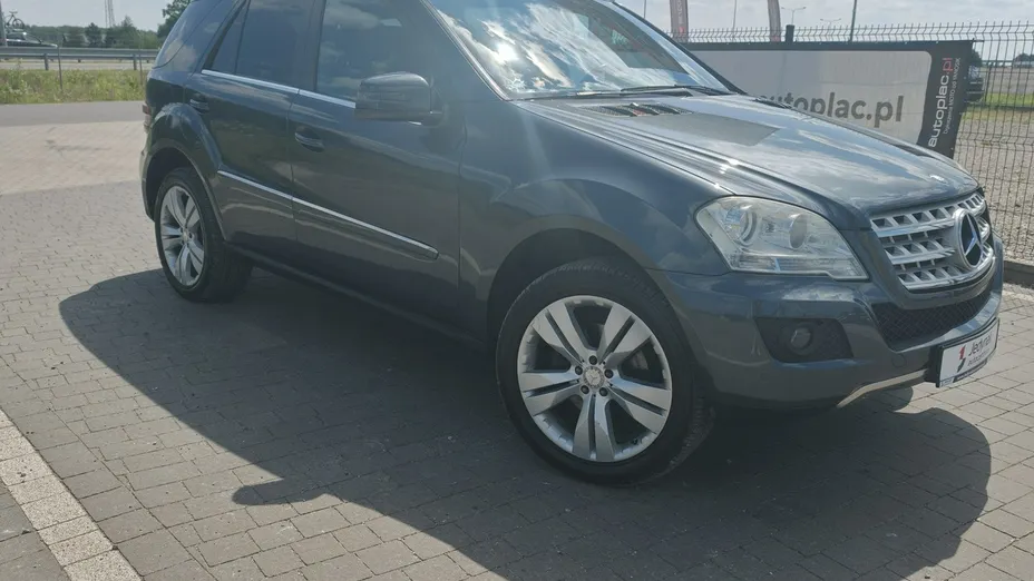 MERCEDES-BENZ ML -
