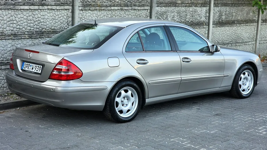 MERCEDES-BENZ E Klasa -